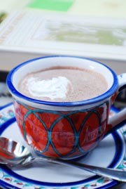 http://beyondwonderful.com/images/barbaras_blog/bodega_getaway_hotchoc_111007/beverages_hotchocolate_180x270.jpg