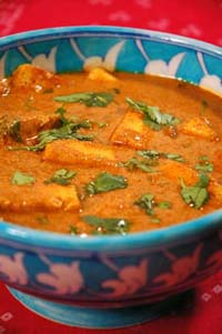 http://beyondwonderful.com/images/barbaras_blog/paneer/main_courses_paneer_yogurt_sauce_200x300.jpg