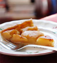 http://beyondwonderful.com/images/barbaras_blog/tarte_tatin/tarte_tatin_200x220.jpg