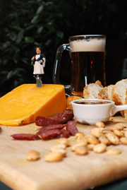 Maple Leaf Cheese&rsquo;s English Hollow Cheddar and Boddingtons Pub Ale  by Beyond Wonderful Cheese Expert, Mark "The Cheese Dude" Todd.