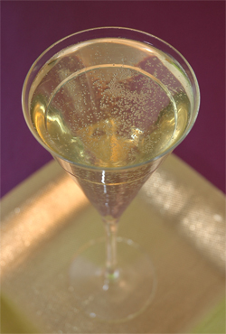 Beyond Wonderful Wine Expert, Michael DeLoach writes on, "Champagne and Sparkling Wine: Stuck in an Expensive Rut?" 